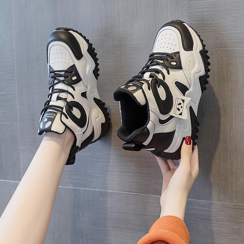 Black and white inner height increase platform dad shoes women's 2025 autumn new popping board versatile little white shoes casual fashion women's sho