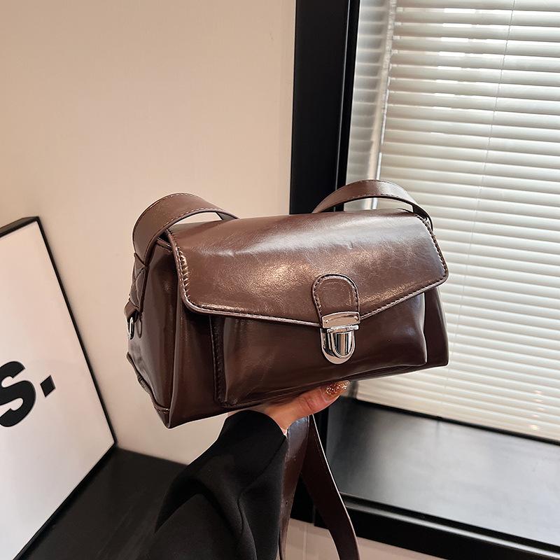 New Korean Style Underarm Small Square Bag Trendy Women Fashionable Button Design Crossbody Bag Autumn Winter One Shoulder Bag