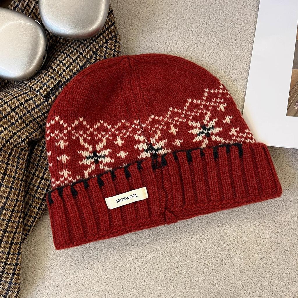 Retro Fair Isle Jacquard Woolen Hat for Men and Women in Autumn and Winter Versatile Face Showing Small Warm Ear Protection Cap