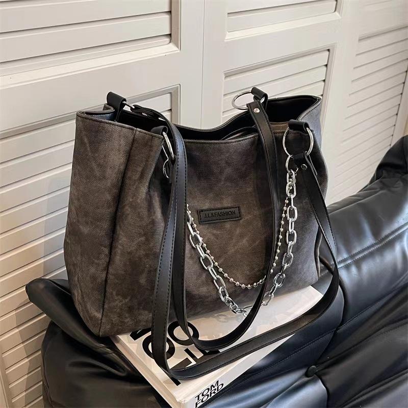 Large Capacity Bag Female Popular Commute Go Out Leisure Shoulder