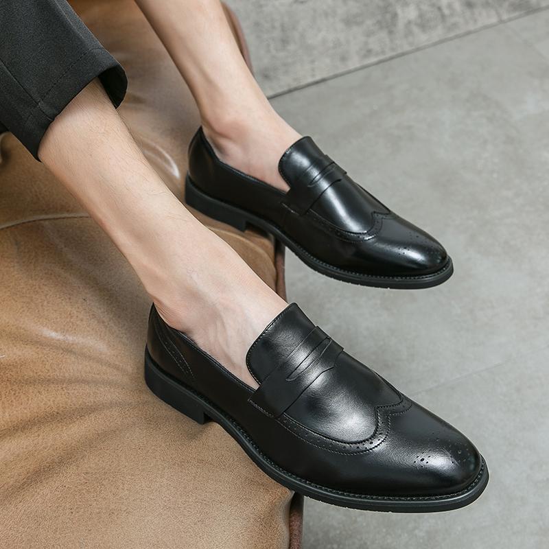 British Trendy Gentleman Pointed Oxford Brogue Leather Shoes Men Casual Loafers Formal Dress Footwear Sapatos Tenis Masculino