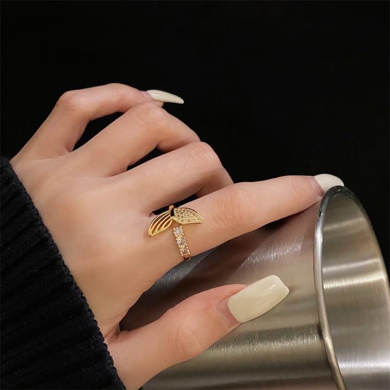 Niche Design Micro-Inlaid Zircon Medium Antique Gold Open Ring French Retro Fishtail Index Finger Ring Light Luxury Ring