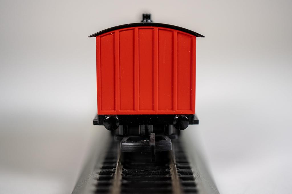 Bachmann HO Gauge Thomas the Tank Engine Red Passenger Car 28-76038 Model Train