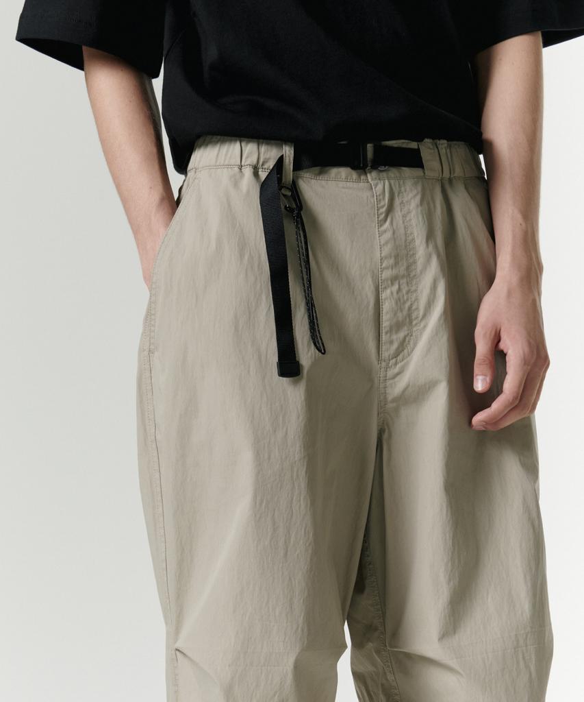 Musinsa Standard [City Leisure] Cn Wide Belted Parachute Pants [Grayish Beige]
