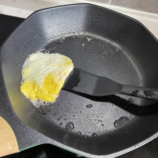Silicone Small Fried Shovel Heat-Resistant Up To 446 Degrees Fahrenheit Non-Stick Spatula BPA-Free Kitchen Utensil