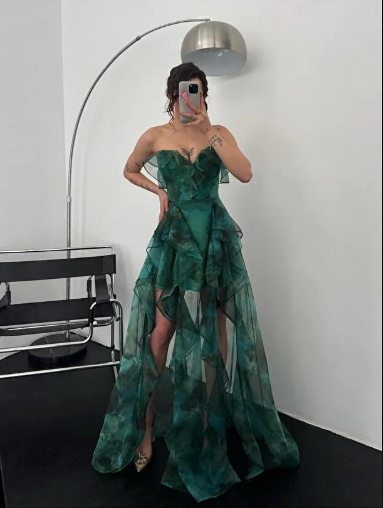 Holiday style women`s clothing fashionable and