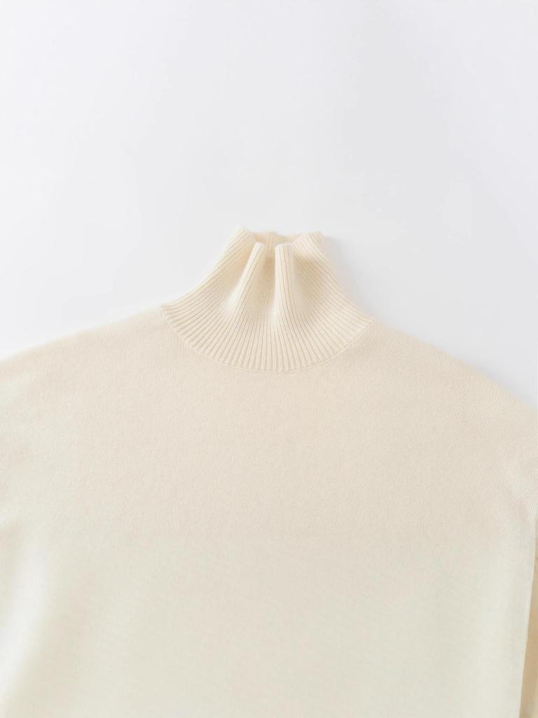 Sweter z czystej kaszmiru na jesień/zimę 2025, z półgolfem, luźny krój