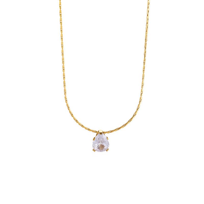 Exquisite 18K Gold Plated Titanium Steel Necklace with Diamond Water Drop Pendant and Square Sugar Clavicle Chain Design