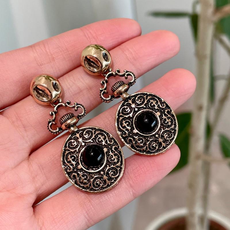 Vintage Black Series Stud Earrings 925 Silver Needle Minimalist High-End Personality Accessories for Women