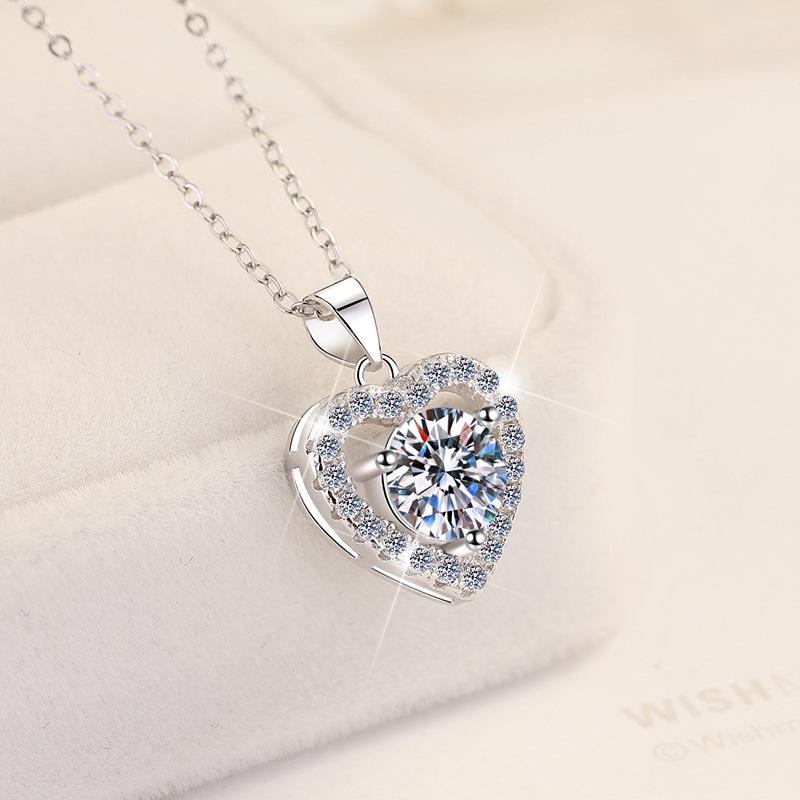 S925 Sterling Silver Necklace 1 Carat Love Heart Pendant Plated 18 Gold Silver Jewelry Moissanite Clavicle Chain 2026