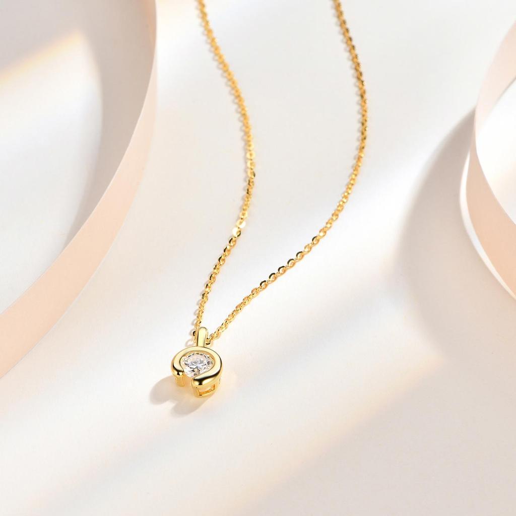Exquisite Moissanite Clavicle Necklace: High-End Fashionable Pendant for Birthdays