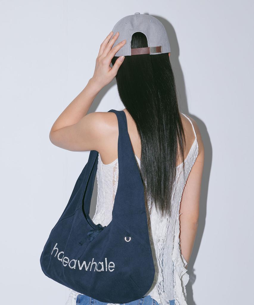 Haebeueoweil Haveawhale Label Cap (Lg)