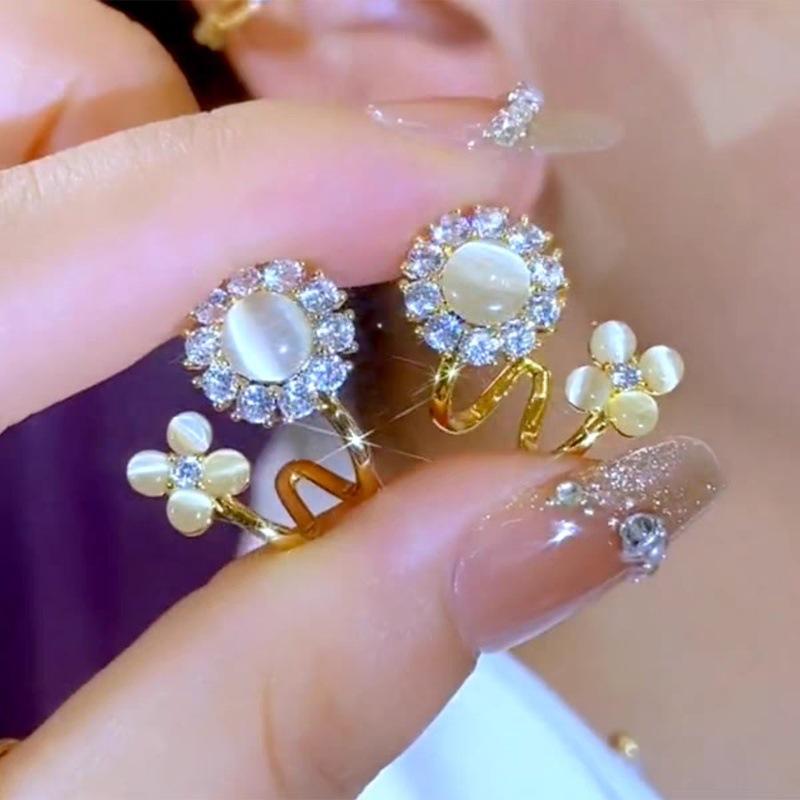 Light luxury fashion high sense simple opal flower stud earrings women exquisite versatile design elegant earrings