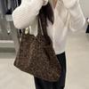 Yogodlns Retro Leopard Print Niche Commuter Large Capacity Shoulder Bag Totes Autumn and Winter New Travel Underarm Bag