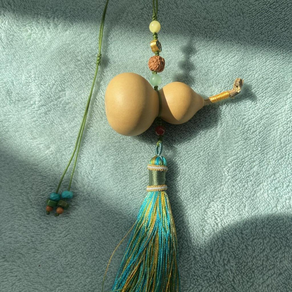 Xianci Wenwan Gourd Keychain & Car Pendant: Fortune and Blessing Charm for Men and Women