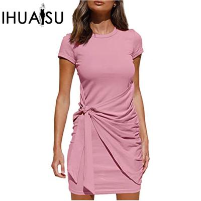 Sommerkleid mit kurzen Ärmeln, Rundhalsausschnitt, plissiertem Schleifengürtel und unregelmäßigem Schnitt