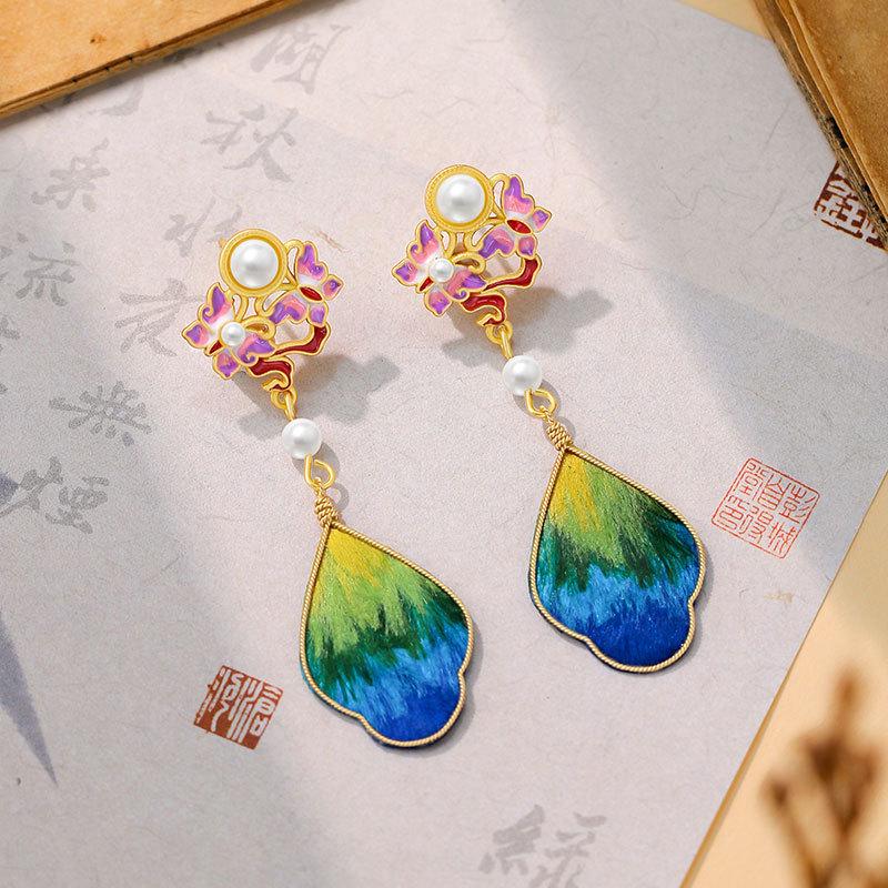 

Zan Niang Silk Velvet Flower Earrings: Retro Qipao Accessories Electroplated Gold