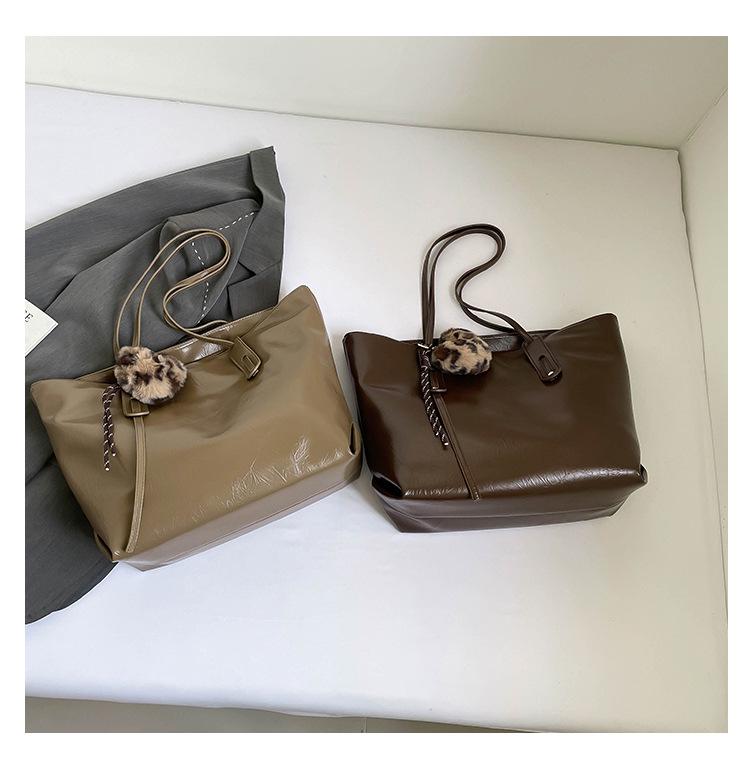 2025 Fashionable Minimalist Tote Bag - Large Capacity, Versatile Shoulder Bag for Women's Casual and Daily Commute