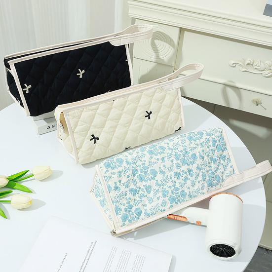 Gesteppte Haartrocknertasche Floral Reiseaufbewahrungsbeutel mit Griff Niedlicher Tragbarer Haarwerkzeug-Organizer für Haartrockner und Zubehör