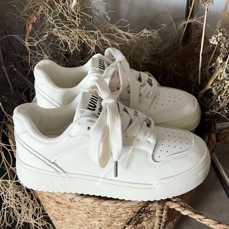 Campus style 2025 new autumn little white shoes women's versatile niche original bread shoes ins trendy casual board shoes