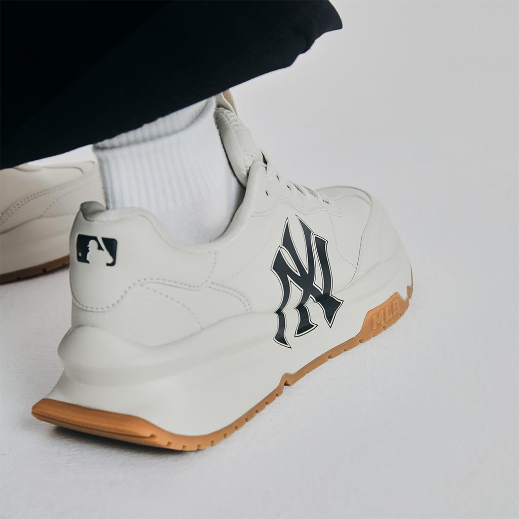 New MLB Chunky Runner Basic Yankees 'Beige White Navy' 3ASHCRB3N-50CRS