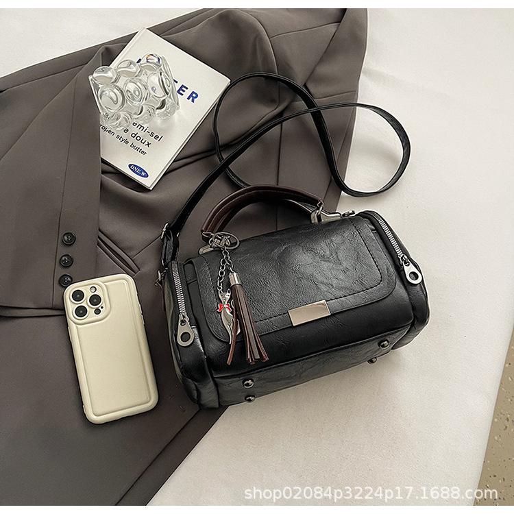 2025 New Retro Texture Fringed Design Solid Color Splicing Women's Oblique Span Bag Pillow Bag Shoulder Bag