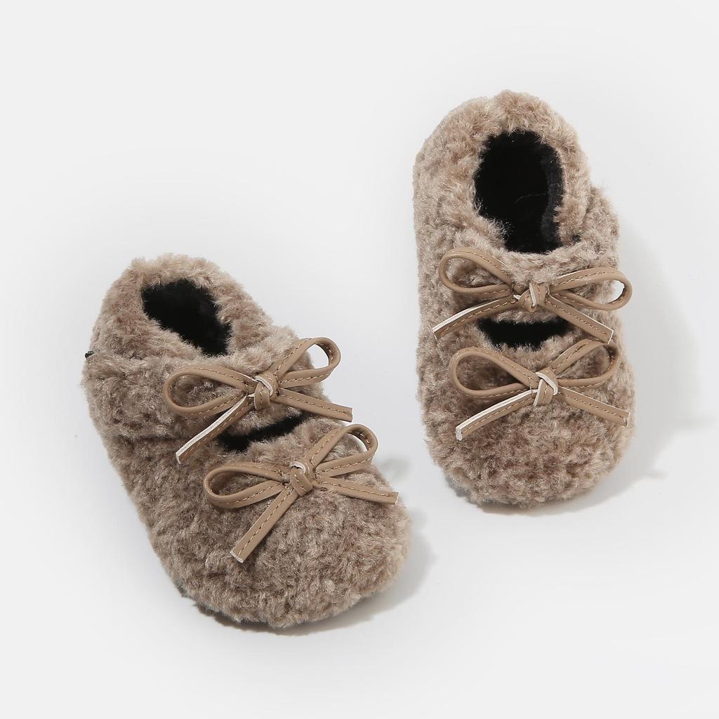 Winter Plush Baby Walker Shoes - Warm, Furry, Flat Bottom Infant Shoes for Girls with Velvet Lining