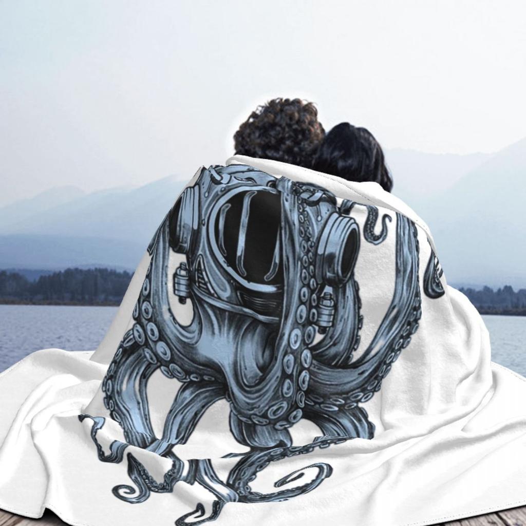 Octopus Scuba Diver Helmet Blanket Soft Warm Flannel Throw Blanket Bedspread for Bed Living Room Picnic Travel Home Sofa