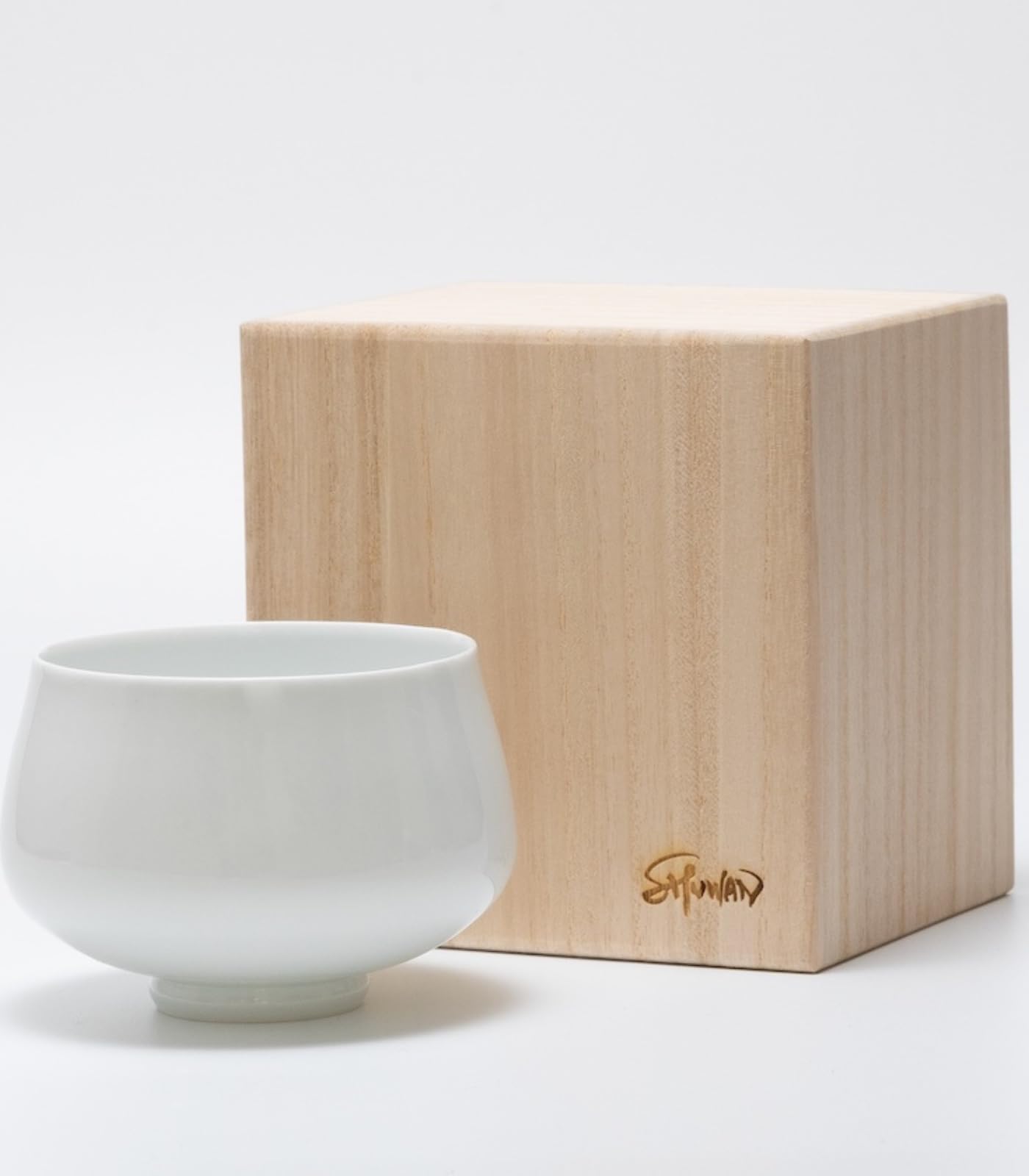 SHUWAN Sake Made in Gift Set in a Paulownia Wood Cup/Glass Set, 270ml, Porcelain, Japan, (Comes Box) белый