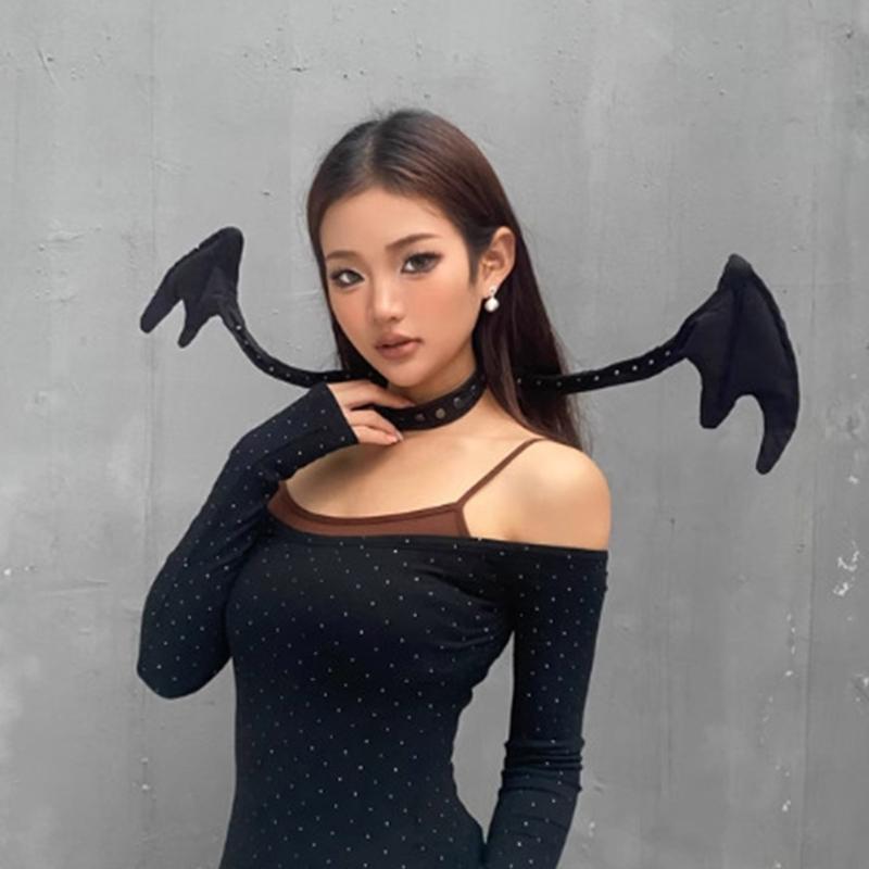Stylový choker náhrdelník s andělskými a ďábelskými křídly symbolizující dvojí osobnost pro módní jedince, pro běžné nošení