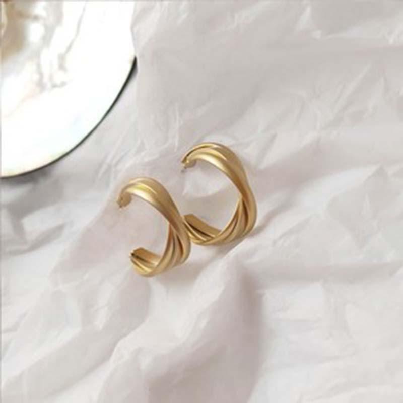 Metal wind round geometric earrings niche simple versatile stud earrings ins fashion high-end earrings