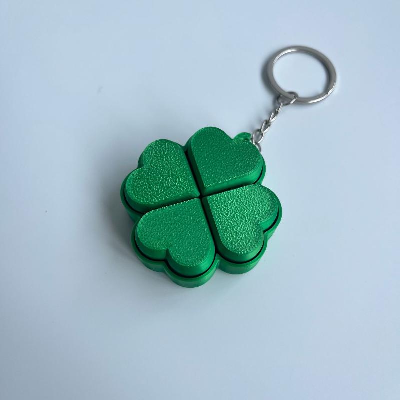 1Pcs 3D Printing Decompression Press Four Leaf Clover Key Chain Pendant Creative Fingertip Toy Bag Ornaments Party Favors