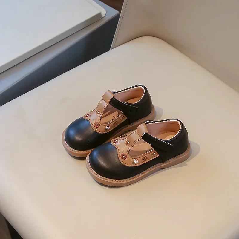 

Little Girl Leather Shoes Kids Embroidered Princess Shoes Fashion Causal Children Soft Bottom Flat Shoes Hollow-out Versatile 23 чёрный