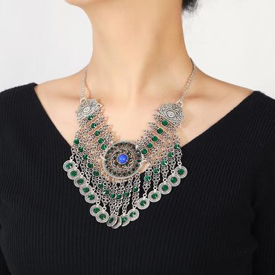 Ensemble de boucles d'oreilles à franges bohèmes exagérées personnalité féminine collier chaîne clavicule col cristal vintage