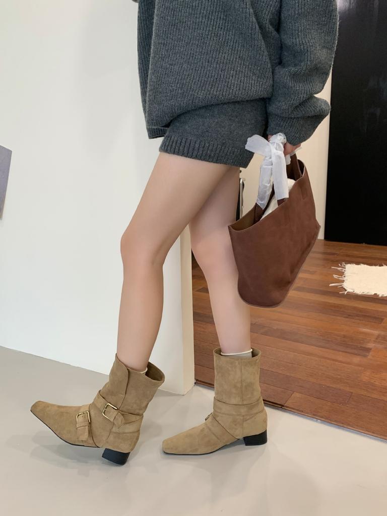 2025 Korean Version of the New Niche Design Retro French Short Boots Small Square Head Western Boots Suede Medium Boots Women's Boots