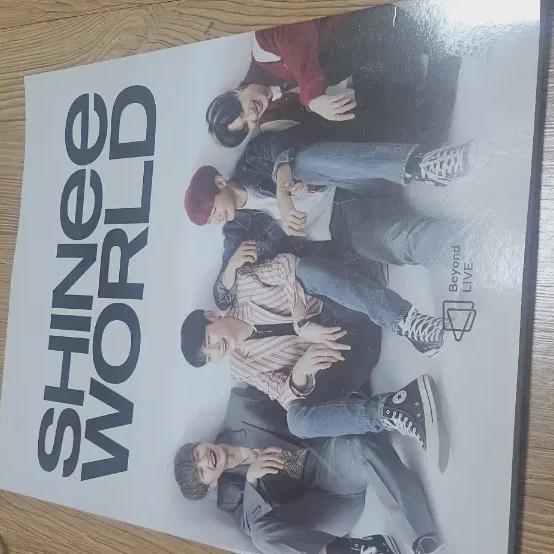 

Shinee Beyonla Brochure