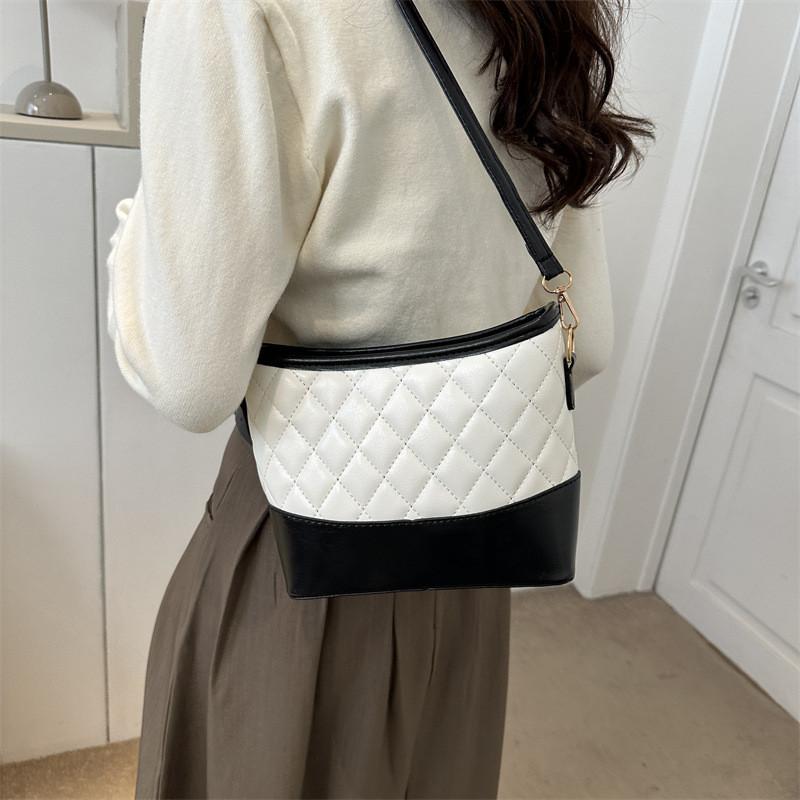 Stylish Casual Large Capacity Shoulder Bag Trendy Winter Bucket Bag In Black White Brown Silver