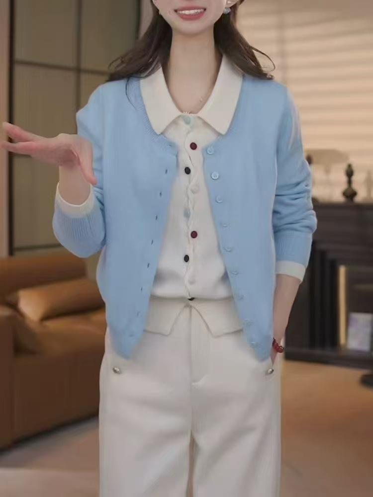 

Fake two-piece knitted sweater women s cardigan color button lapel sweater autumn 2025 new inner with age-reducing backing loose top one size fits all синій