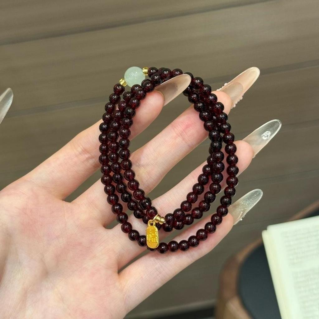Nuovo Design Vintage: Bracciale Multi-Filo Rosso Melograno – Gioiello da Donna Resistente, Inalterabile, con Colore Uniforme Dentro e Fuori.
