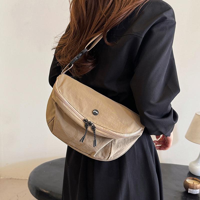 2025 New Casual Sports Women's Breast Bag Simple Versatile Messenger Bag Washed Cloth Lightweight One Shoulder Saddle Bag