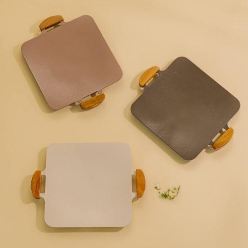 Dr.HOWS Solid Grill Pan, Yakiniku Plate for Home Camping and Samgyeopsal [Officially Sold In Japan] (Nude Pink), Square