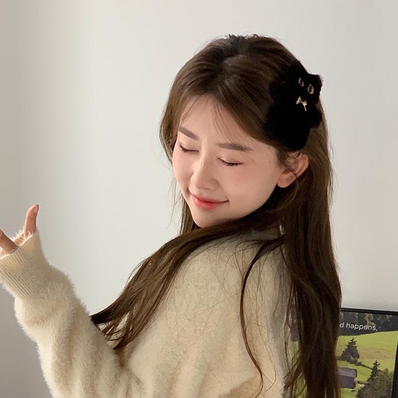 

Cute cartoon plush bb clip autumn and winter SpongeBob SquarePants hairpin less side clip sweet clip exquisite hair accessories tide