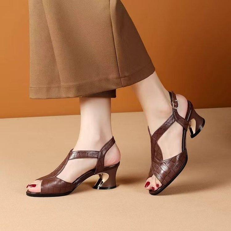 One-word sandals with fish mouth, new summer models, soft leather thick heels, comfortable shoes, high heels