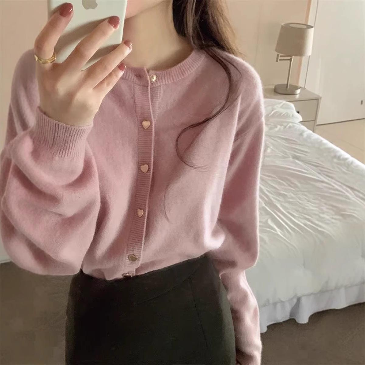 

Элегантный вязаный кардиган с пряжкой в форме сердца для женщин - Осень/Зима 2025. Мягкий, нежный свитер-топ в стиле. M (up to 105 kg) розовый