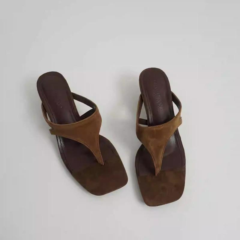 Vierkantkopf dünne Katze und französischer Nischendesigner neue vielseitige Flip-Flops Mode Vierkantkopf Halbsandalen Damen