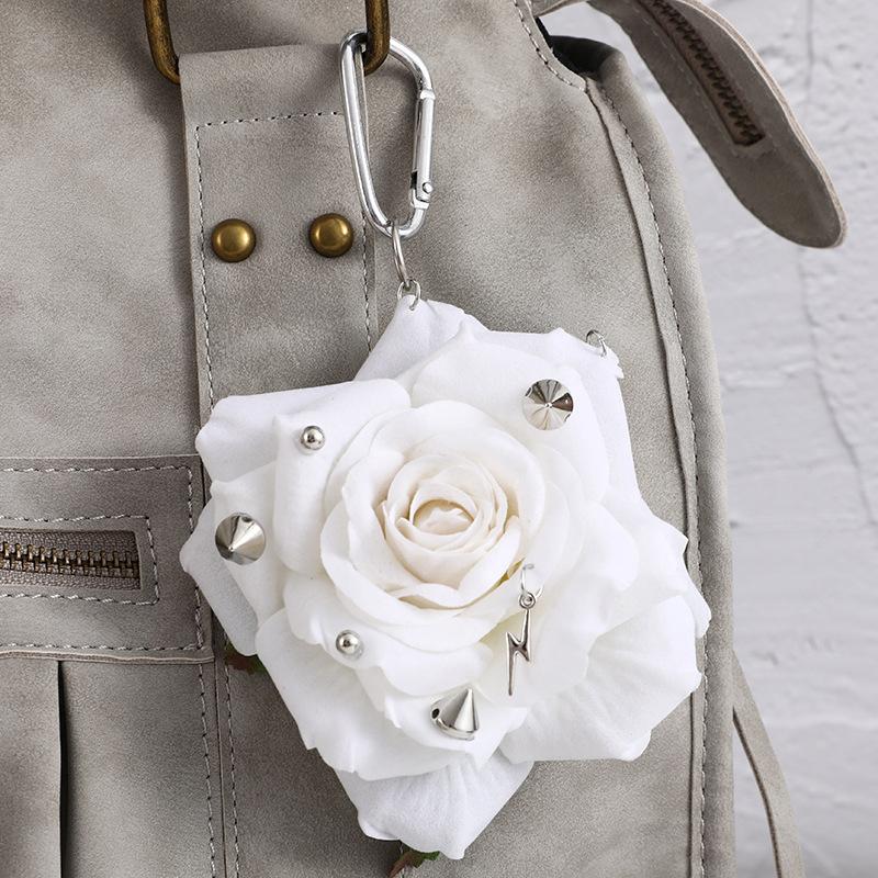 

Women Girls Keychain Chic Handicrafts Punk Style Artificial Flower Gift Bag Pendant Fashion Accessories 4 Colors білий