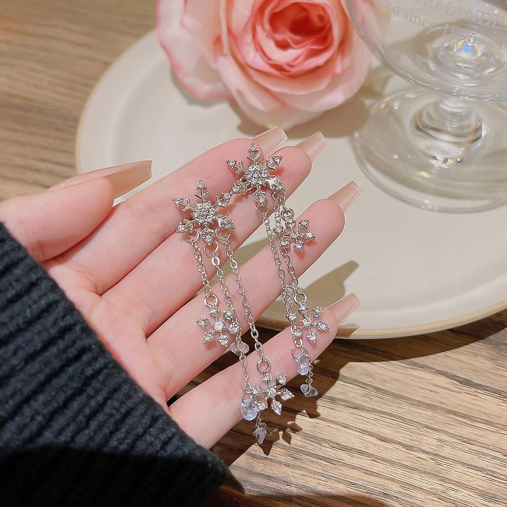 925 Silver Snowflake Tassel Earrings - High-End Light Luxury Studs for a Slimmer Face