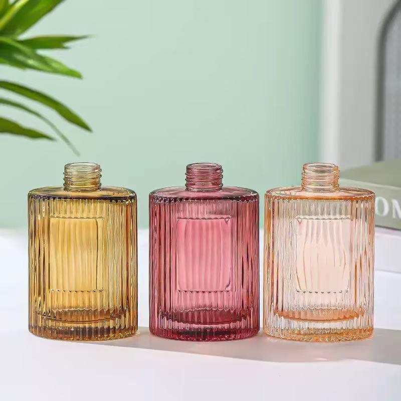 High-Value Vertical Stripe Large Capacity Glass Aromatherapy Bottle with Diffuser Sticks for Creative Home Decoration.