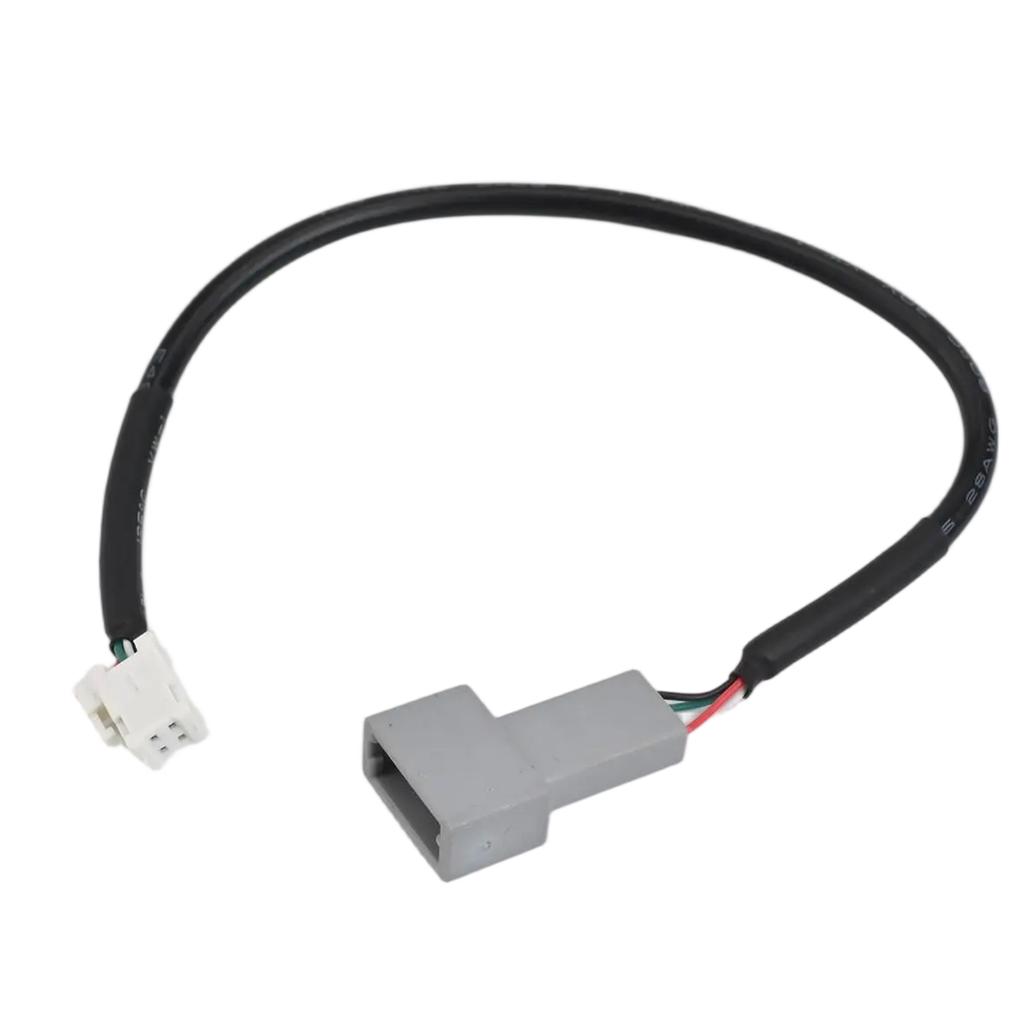 4 Pin Interface Car Adapter Vehicle USB Interface ABS Material Compatible With Radio Easy Installation USB To USB Connection