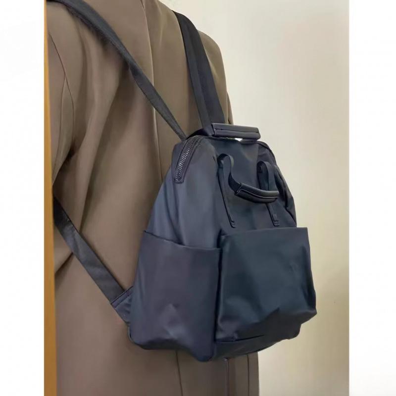 Trendiger wasserdichter Nylon-Rucksack: Vielseitige, leichte Reise- und Schultasche für Damen